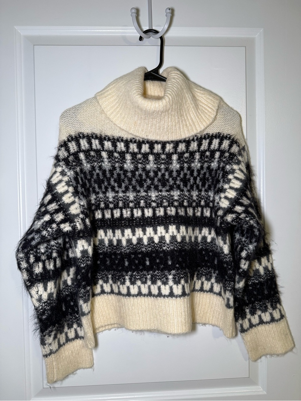 Universal Thread Black and Cream Fair Isle Turtleneck Sweater